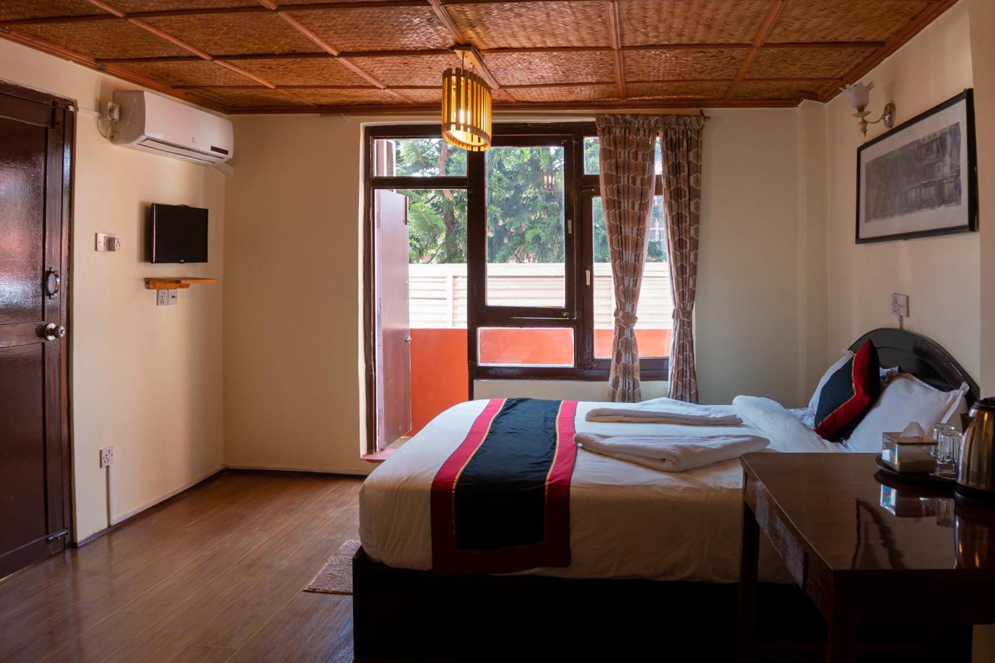 Tulaja Boutique Hotel Bhatgoan Exterior foto
